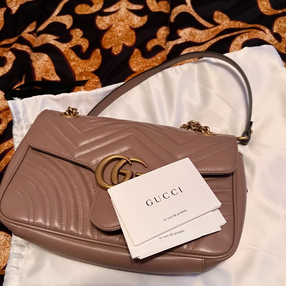 Gucci Marmont small shoulder bag in dusty pink leather